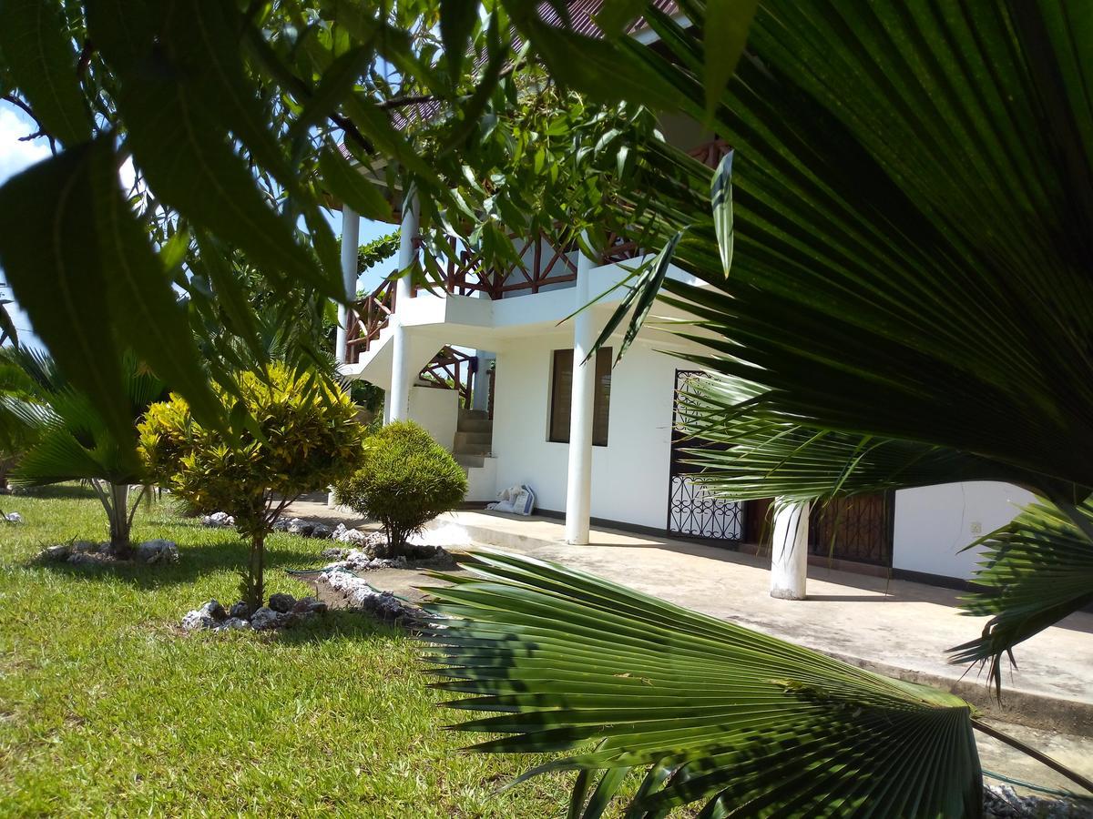 Sea Breeze Villas Kenya شاطئ دياني المظهر الخارجي الصورة